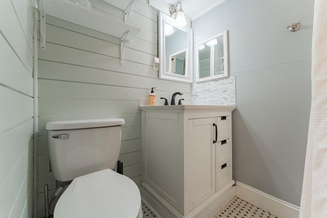 504 W Ashley Avenue, Folly Beach, SC 29439