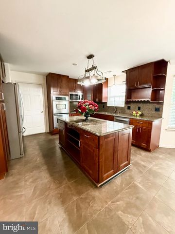 2608 CAPITAL CT, Waldorf, MD 20603