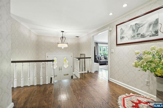 22 Tilden Court, Livingston, NJ 07039