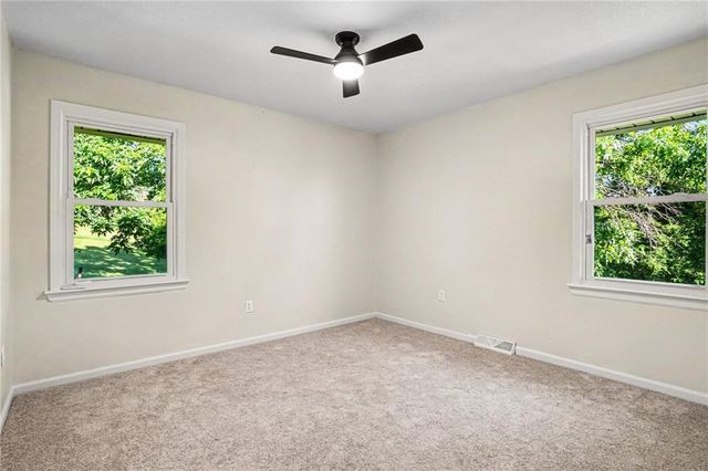 1500 Ridgeview Road, Liberty, MO 64068
