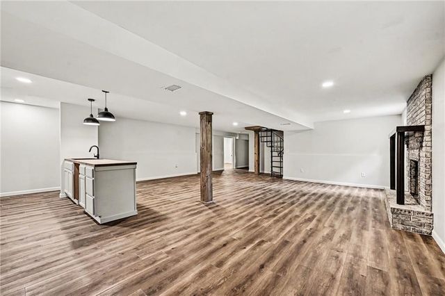 1500 Ridgeview Road, Liberty, MO 64068