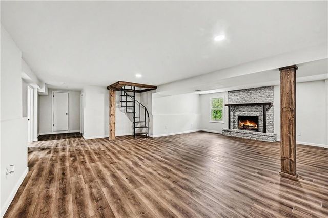 1500 Ridgeview Road, Liberty, MO 64068