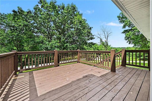 1500 Ridgeview Road, Liberty, MO 64068