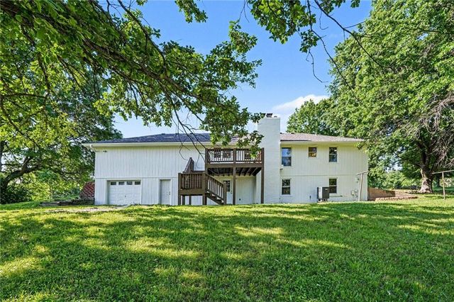 1500 Ridgeview Road, Liberty, MO 64068