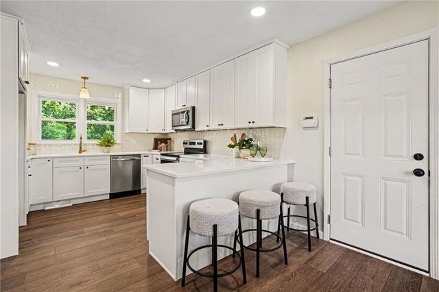 1500 Ridgeview Road, Liberty, MO 64068