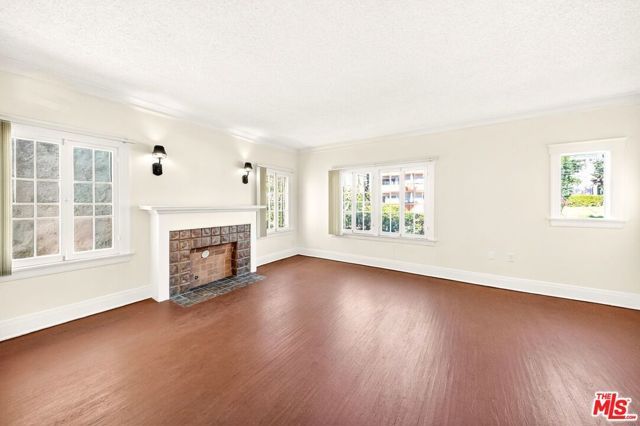 7360 Hollywood Boulevard, Los Angeles, CA 90046