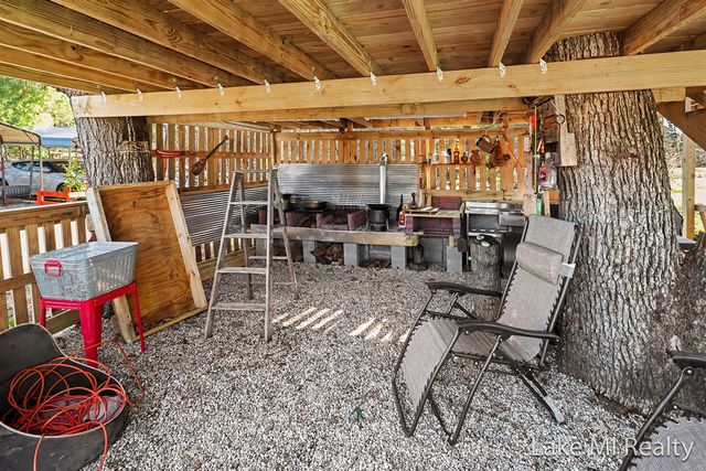 1889 E 40th Street, White Cloud, MI 49349