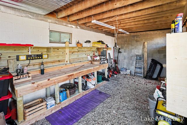 1889 E 40th Street, White Cloud, MI 49349