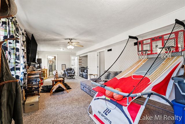 1889 E 40th Street, White Cloud, MI 49349