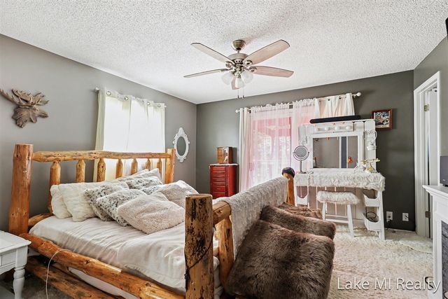 1889 E 40th Street, White Cloud, MI 49349