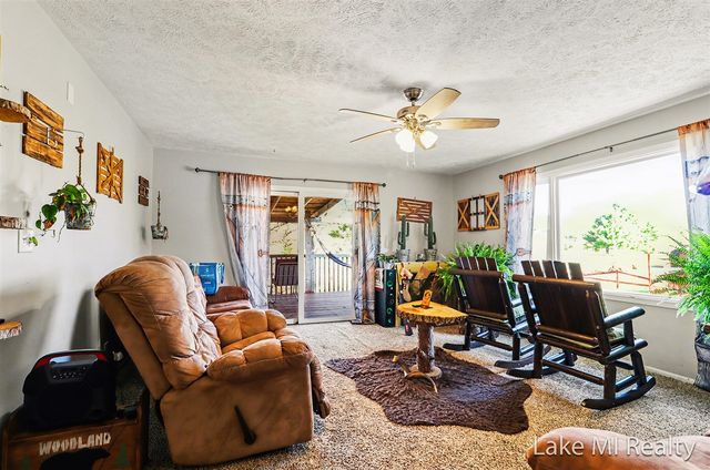1889 E 40th Street, White Cloud, MI 49349