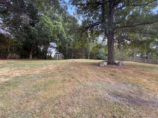 880 Mill Street, Ortonville, MI 48462