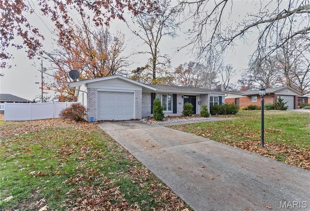 4404 Briarcliff Drive, Alton, IL 62002