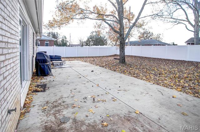 4404 Briarcliff Drive, Alton, IL 62002