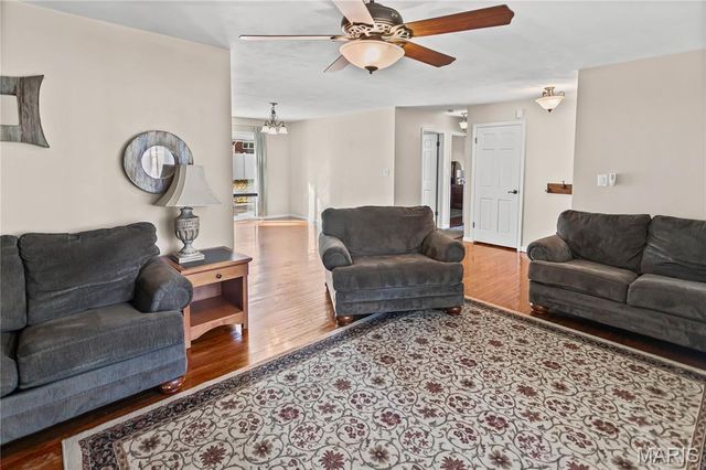 4404 Briarcliff Drive, Alton, IL 62002