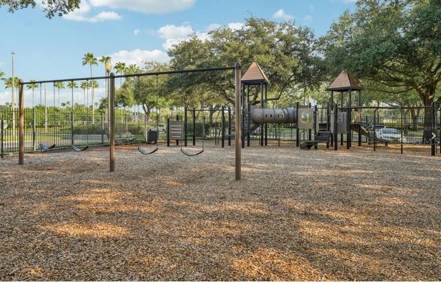 8257 SWANN HOLLOW DRIVE, Tampa, FL 33647