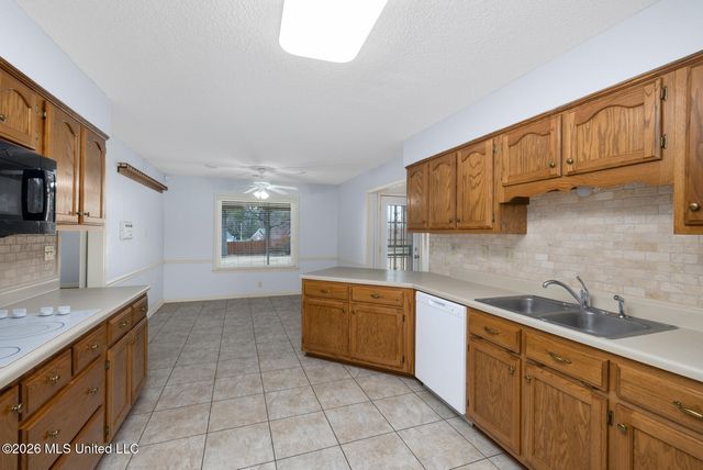 8918 Bell Forrest Drive, Olive Branch, MS 38654