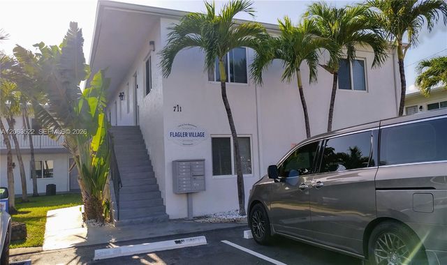 711 NE 2nd Ave 202, Fort Lauderdale, FL 33304