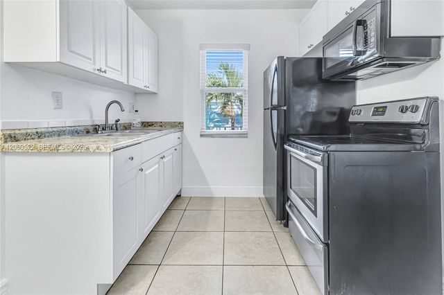 711 NE 2nd Ave 202, Fort Lauderdale, FL 33304