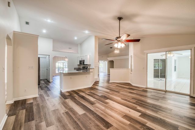 13418 76th Road N, West Palm Beach, FL 33412