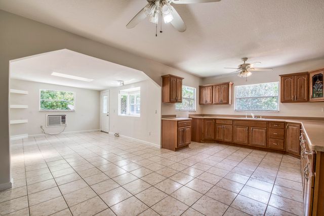 13418 76th Road N, West Palm Beach, FL 33412