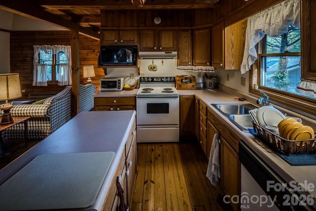 86 Hickory Lane, Newland, NC 28657