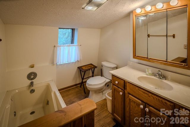 86 Hickory Lane, Newland, NC 28657
