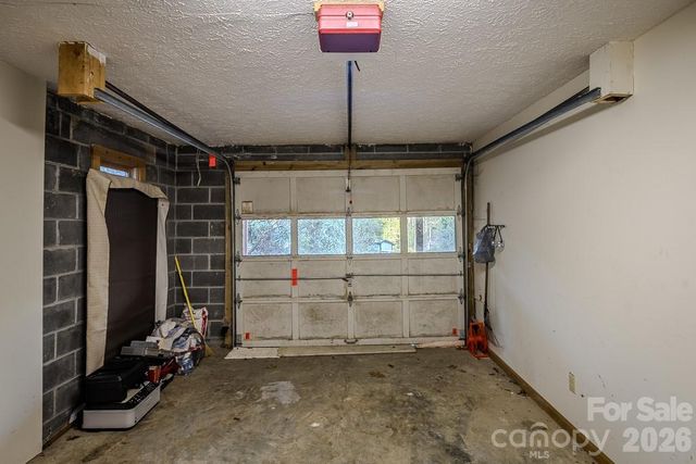 86 Hickory Lane, Newland, NC 28657