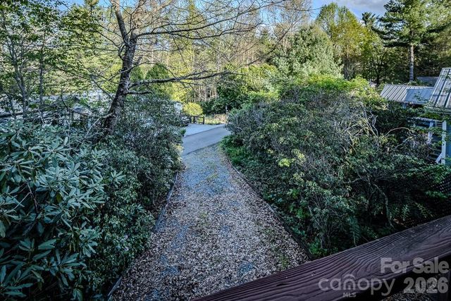 86 Hickory Lane, Newland, NC 28657
