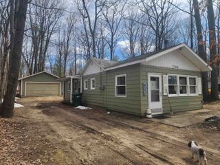 1306 Russell Drive, Harrison, MI 48625