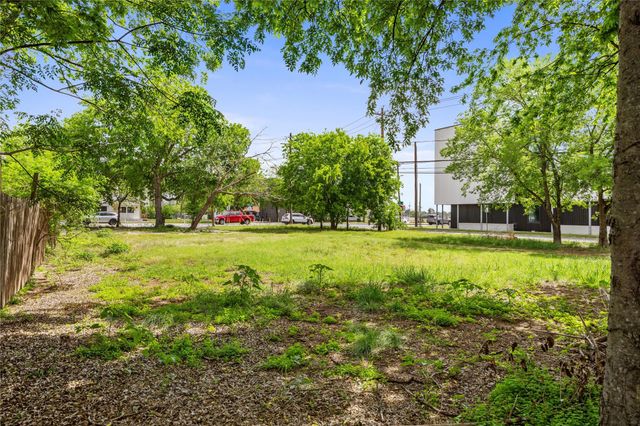 945 East 51st Street, Austin, TX 78751