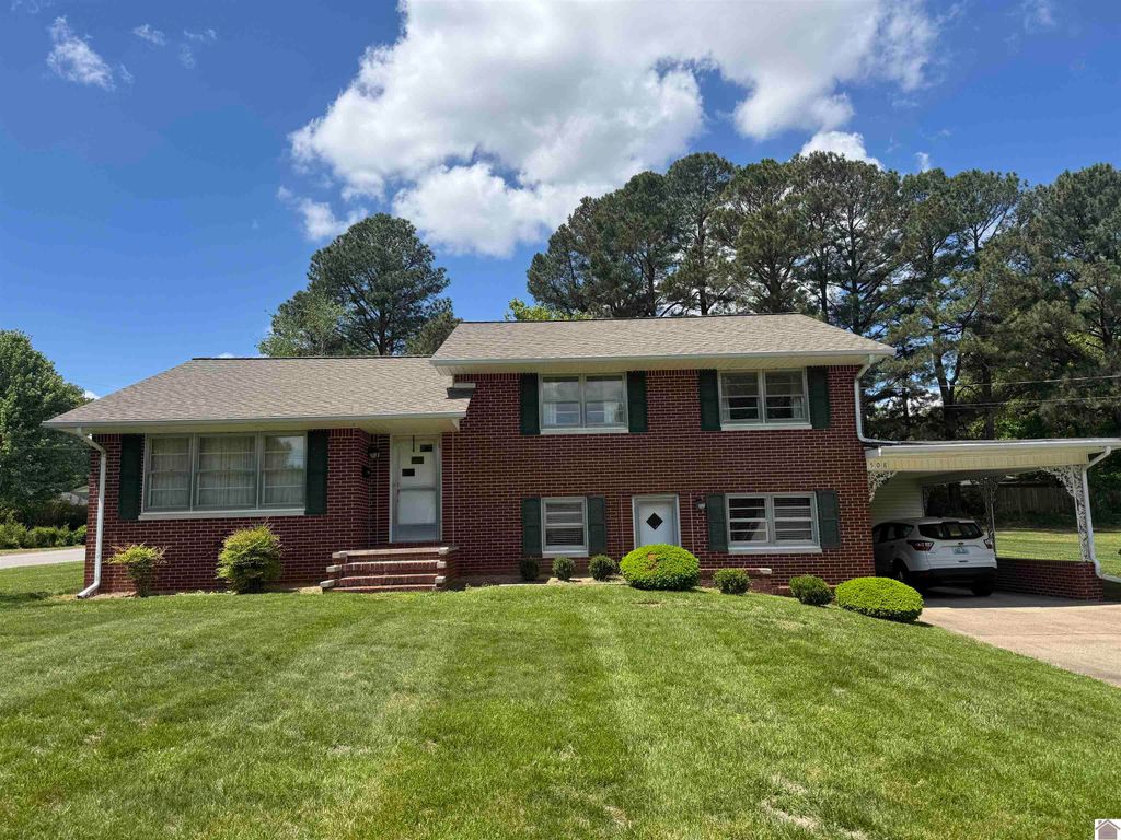 508 Meadow Lane, Murray, KY 42071