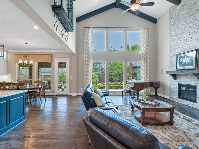 26 Hollyflower Place, Tomball, TX 77375