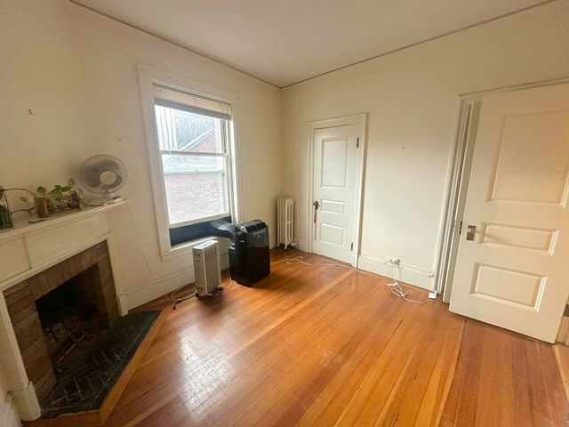 66 Beacon 50, Boston, MA 02108