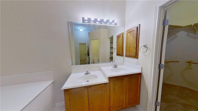 100 Inman DR, Hutto, TX 78634