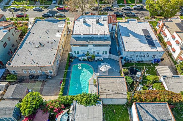 1226 Meadowbrook, Los Angeles, CA 90019