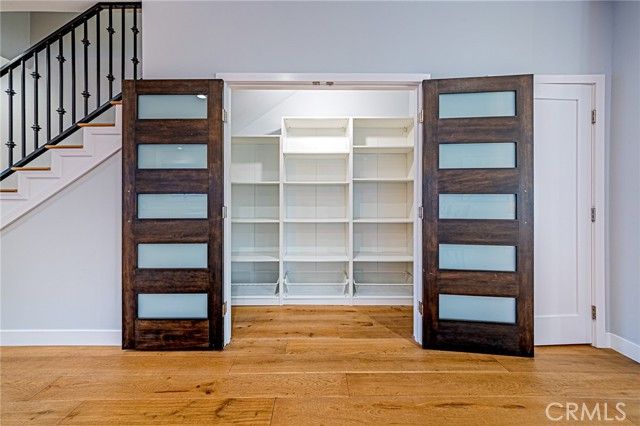 1226 Meadowbrook, Los Angeles, CA 90019