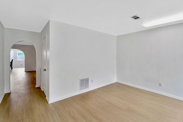 6014 Willowbend Boulevard, Houston, TX 77096