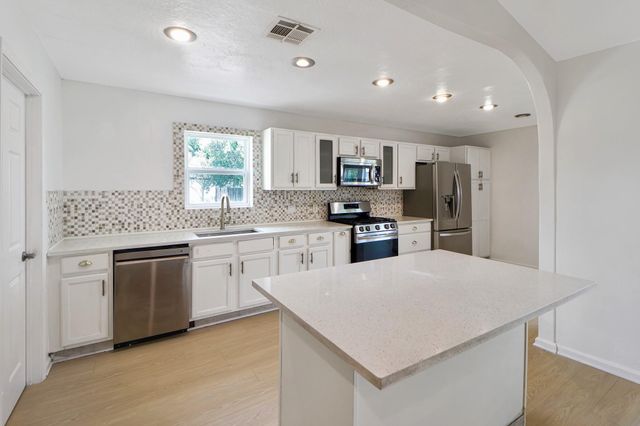 6014 Willowbend Boulevard, Houston, TX 77096
