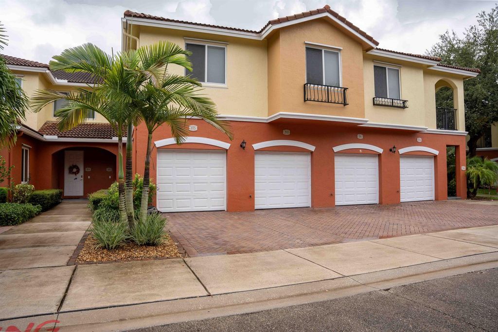 53 SE Sadona Circle SE 105, Stuart, FL 34994
