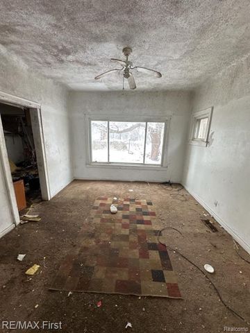 9613 American Street, Detroit, MI 48204