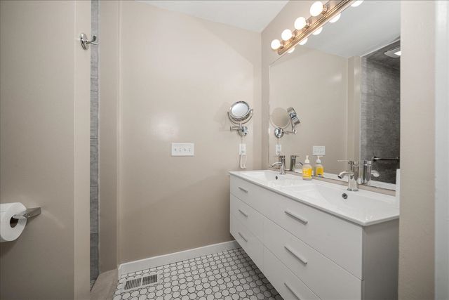 2903 S Howard St, Spokane, WA 99203