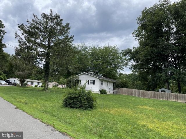 17047 ELM ST, Bowling Green, VA 22427