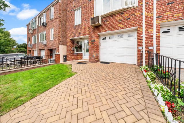 2031 36th Street, Astoria, NY 11105