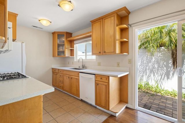 1602 Grandview St, Oceanside, CA 92054