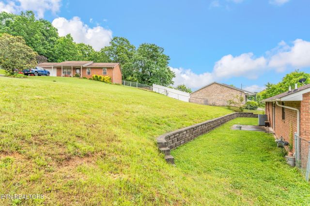 4926 Stewart Ridge Rd, Knoxville, TN 37938