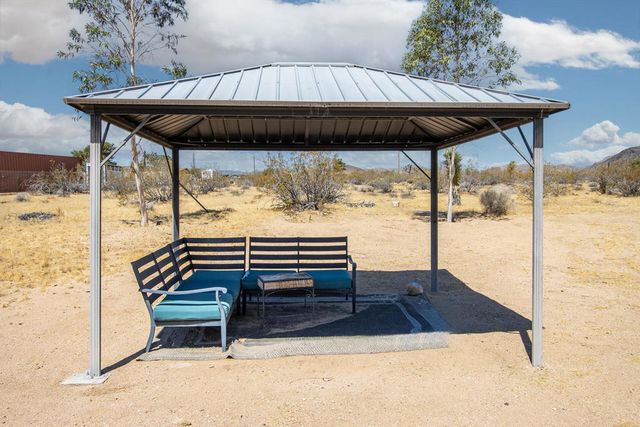 340 Cherokee Trail, Yucca Valley, CA 92284