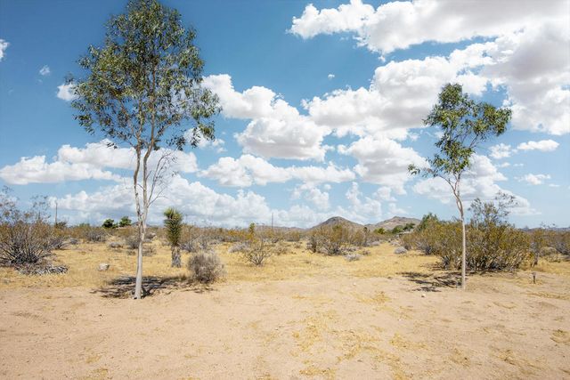 340 Cherokee Trail, Yucca Valley, CA 92284