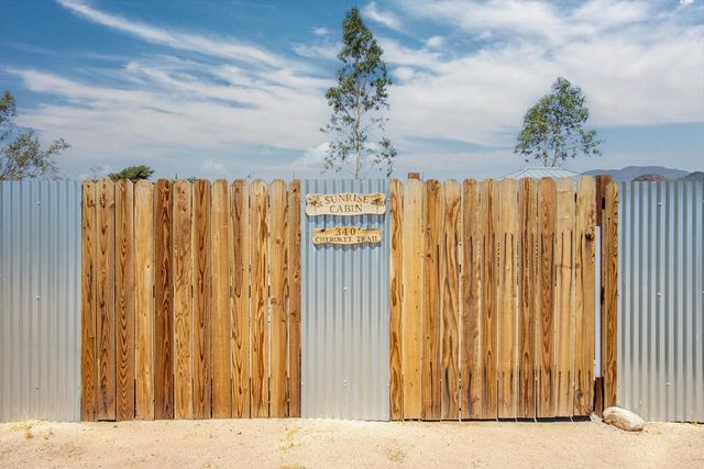 340 Cherokee Trail, Yucca Valley, CA 92284