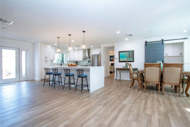 8607 50TH AVENUE W, Bradenton, FL 34210